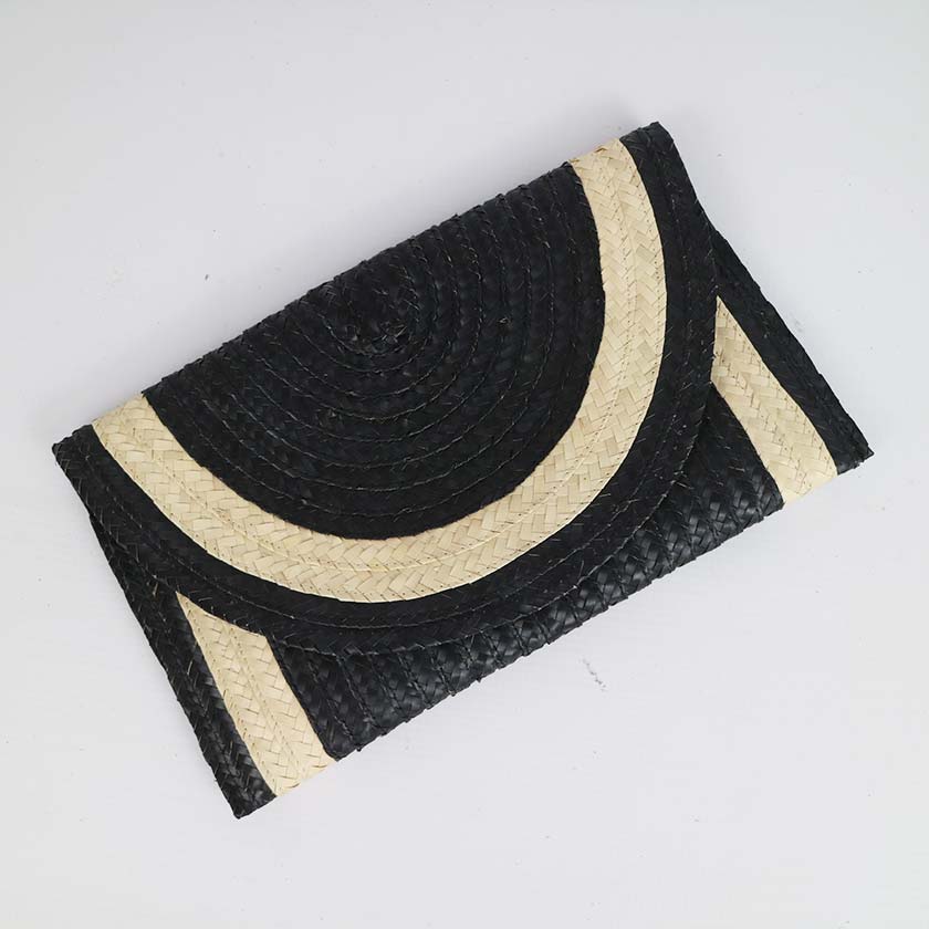 Clutch Striped black & natural.